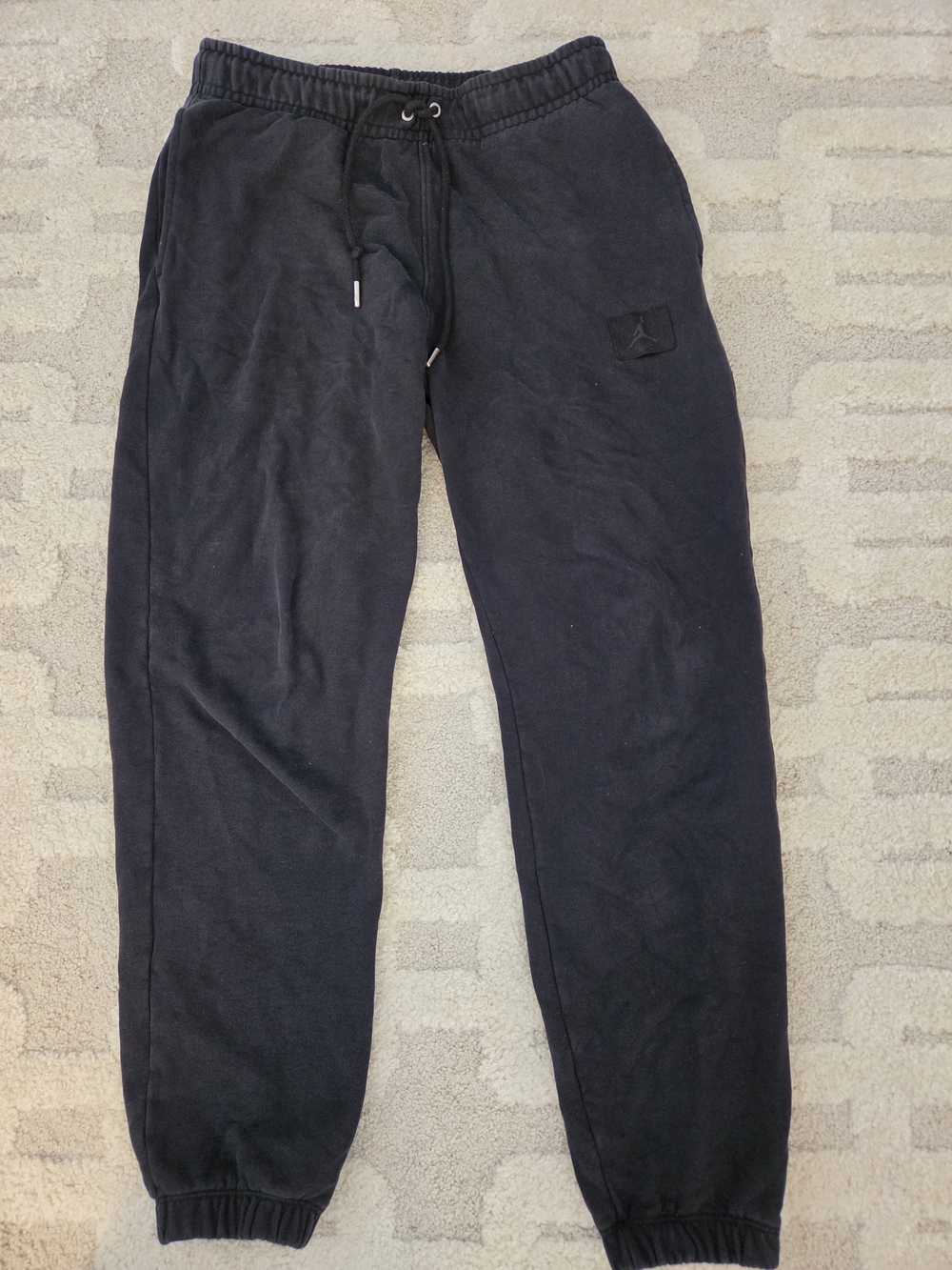 Black JORDAN Men's Jogger Sweatpants with Elastic Waist. Size Medium